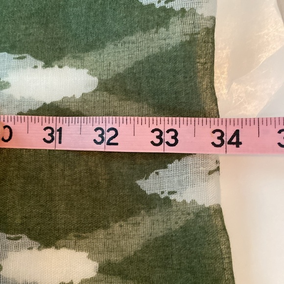 Olive Green Infinity Scarf 31 X 34 Manhattan Scarf Company Lightweight - Picture 8 of 9